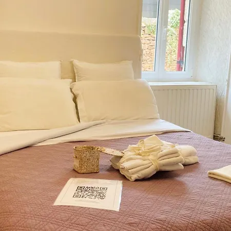 La Closerie Des Arts - Piscine Et בית הארחה 3*